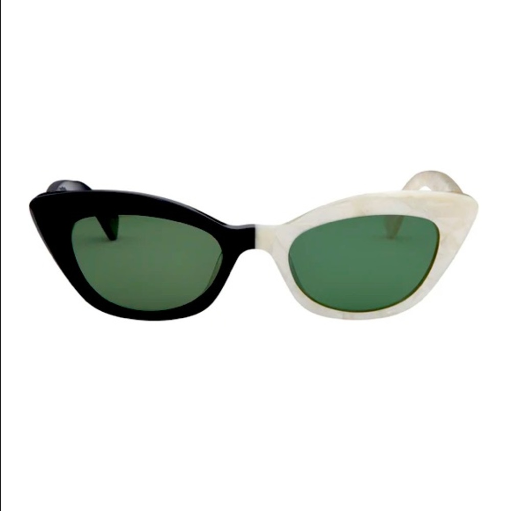 ☁️ SOLD ☁️ Fashion Brand Company’s Gemini Cat Eye Sunglasses